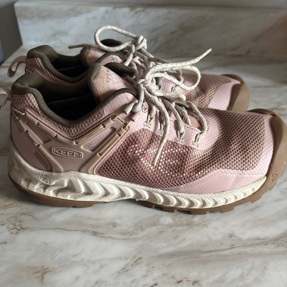 Keen NXIS Pink Hiking Outdoor Athletic Shoes Size 8
